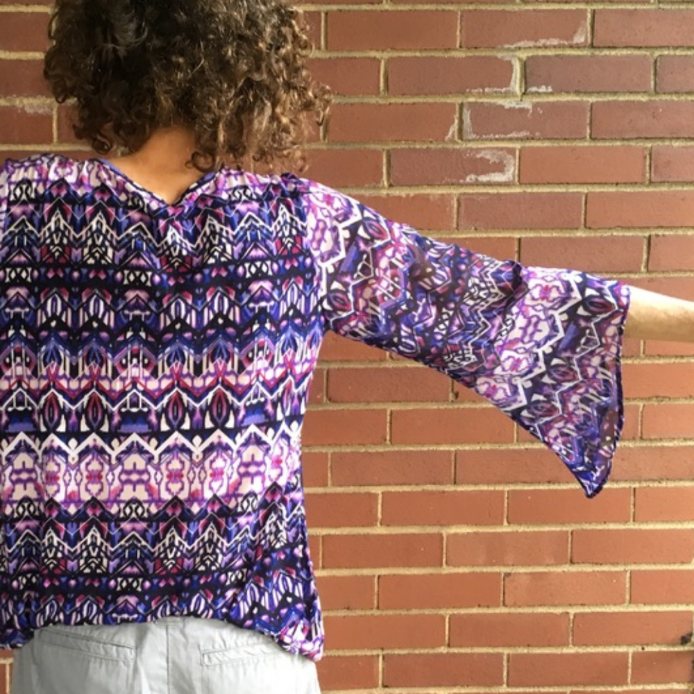 Lightweight top purple pink white Roz&Ali small